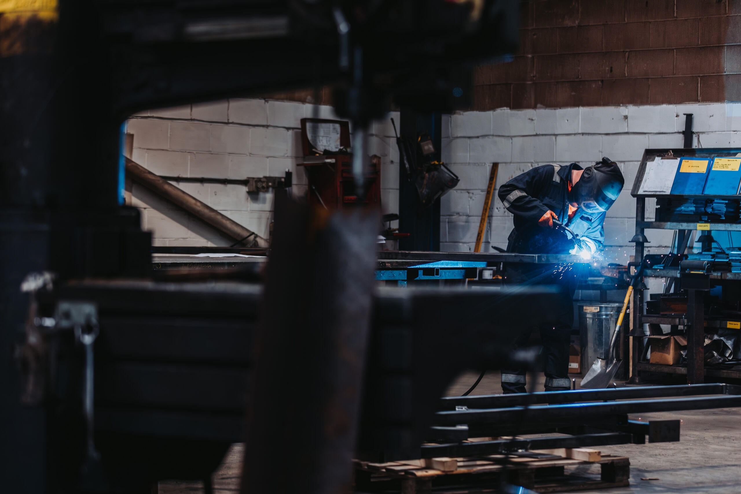 Productivity vs Efficiency in Manufacturing: What’s the Difference and Why Does It Matter?
